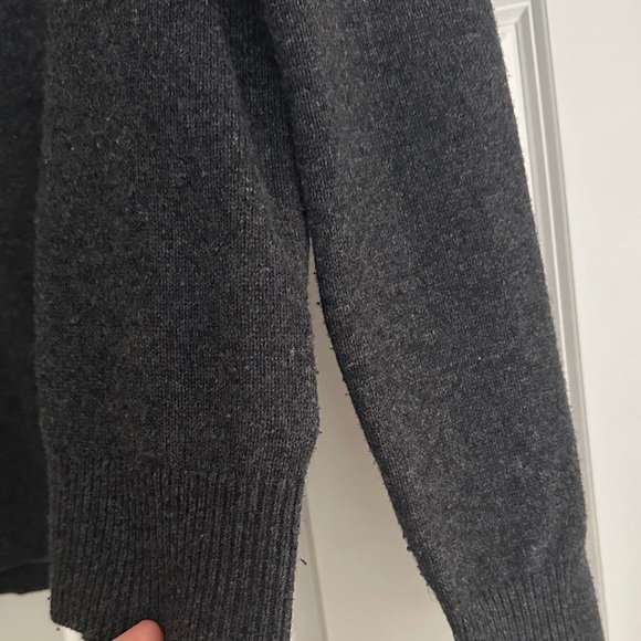 Banana Republic Men's Crewneck Sweater in Charcoal - Picture 4 of 9